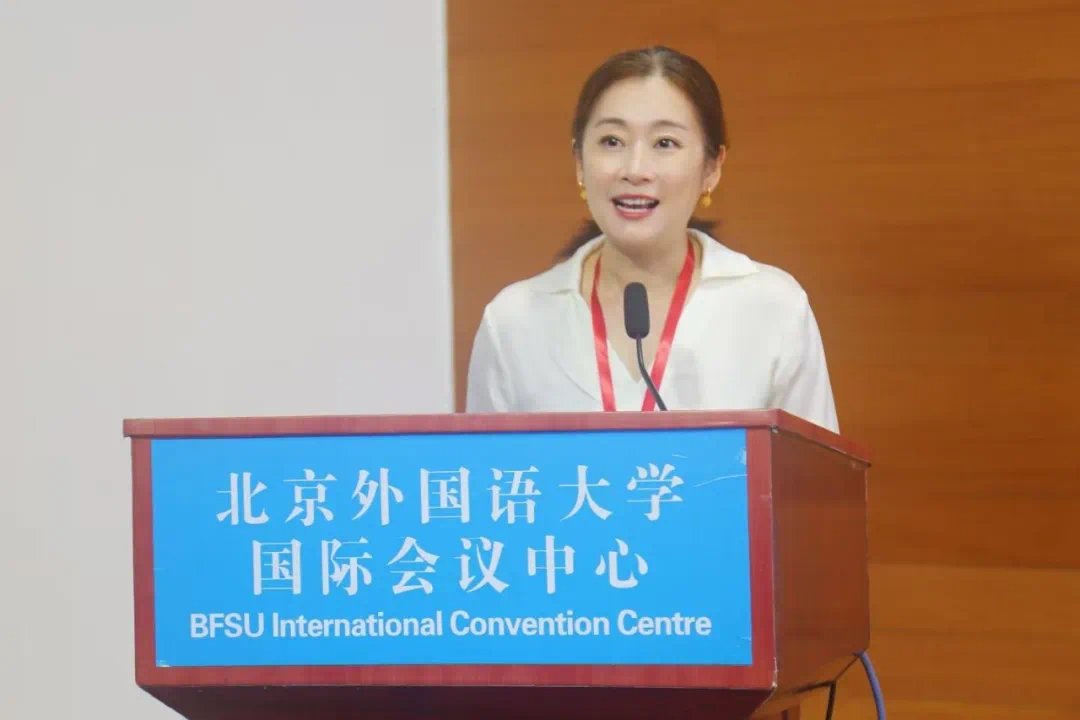 首次全面应用外研社研发的“中国外语教