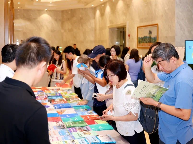 将习近平新时代中国特色社会主义思想有